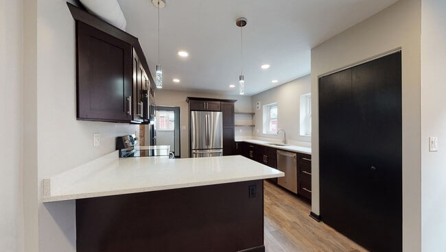 Kitchen - 1819 E Carson St Unit 200