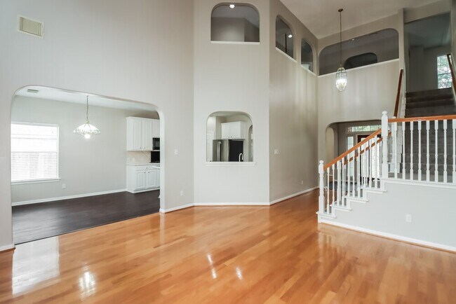 2534 Bridge Hampton Way