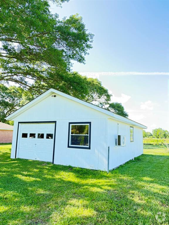 Building Photo - 11414 Sralla Rd Rental