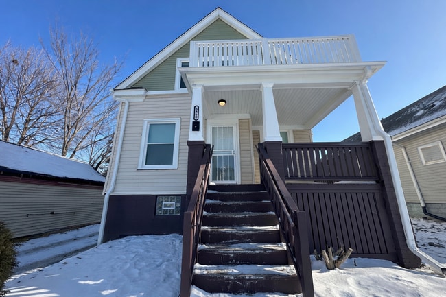 Building Photo - Large Open Concept 5BR/2BA Rent to Own Home