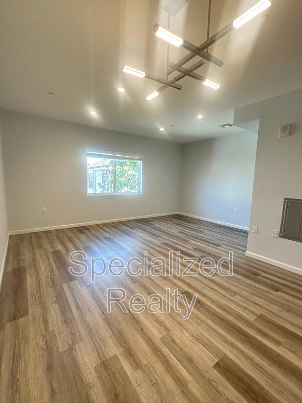 Photo - 366 Burchett St Unit 214