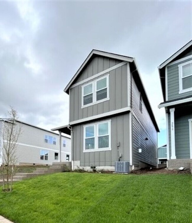 Photo - $500 OFF FIRST FULL MONTH! 3 Bedroom / 2.5...