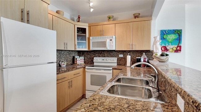 Photo - 5601 Collins Ave Unit 711