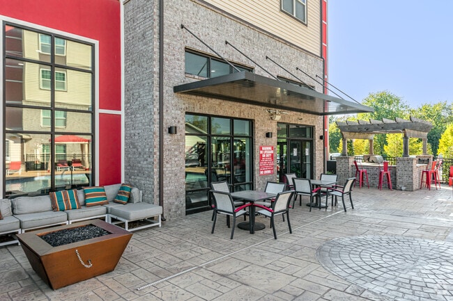 Outdoor Lounge - Champions Club | Student Housing