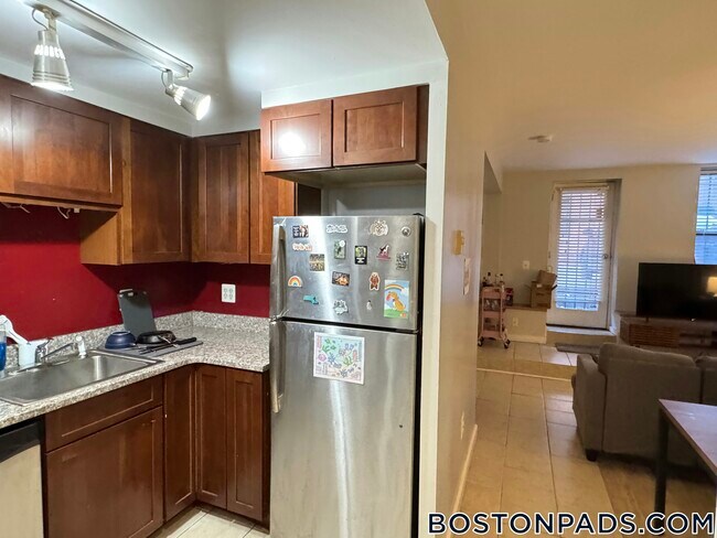 Photo - 28 Symphony Rd Unit 1