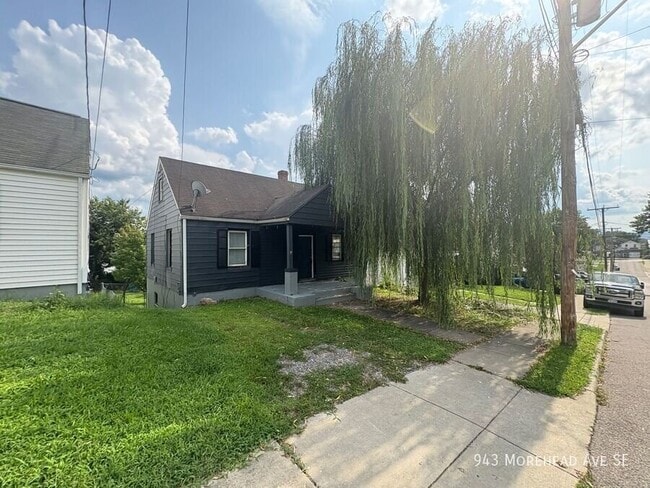 Photo - 943 Morehead Ave SE
