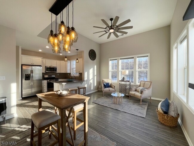 Building Photo - 5 W River Styx Rd Unit 302