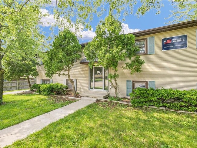 Photo - 112 W Raab Rd Apartments