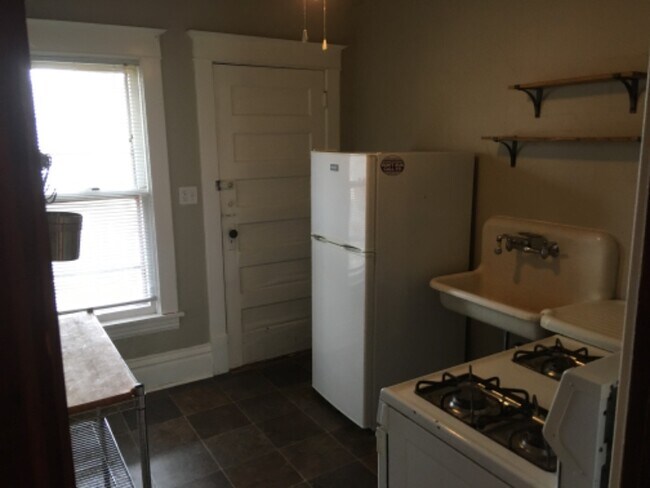 Photo - 3237 Grand Ave S