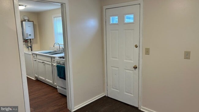 Building Photo - 17528 Ward Ave