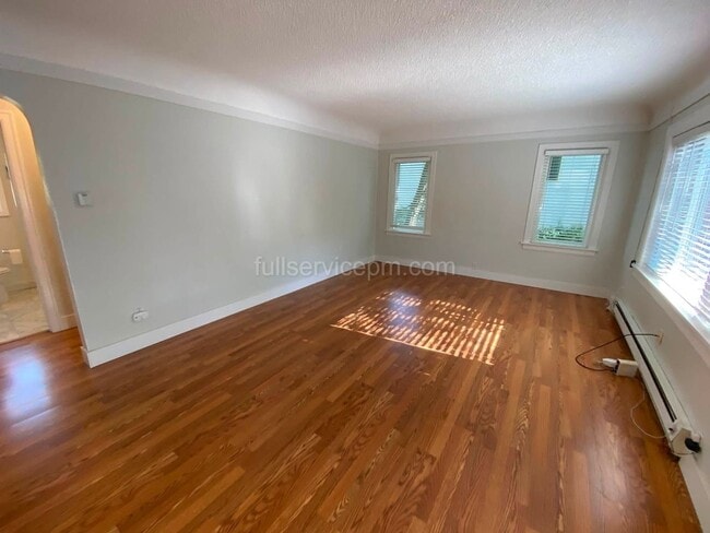 Photo - 8008 Roosevelt Way NE Unit A