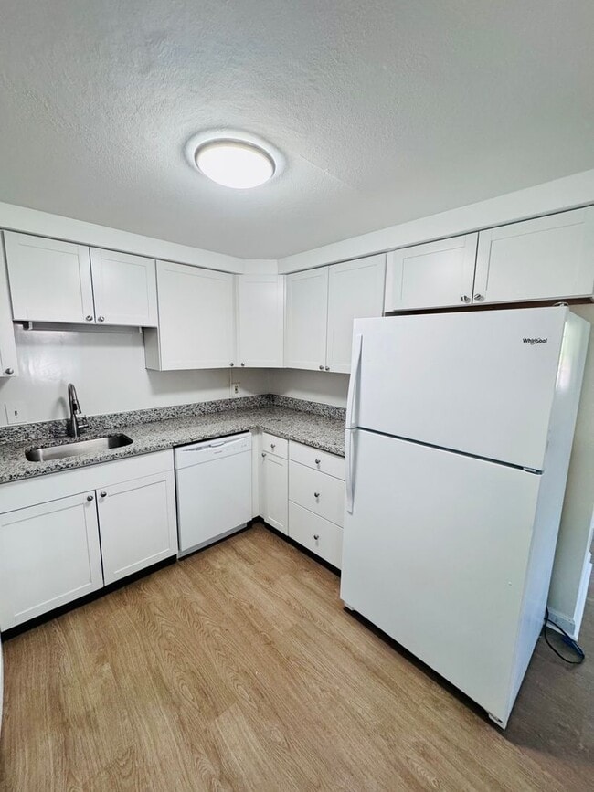 Photo - 413 High St Unit E