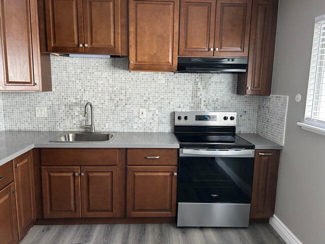 Photo - 3608 Midvale Ave Unit B
