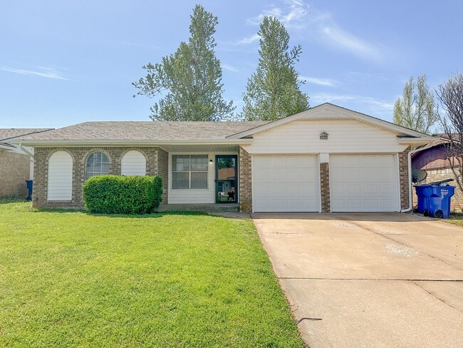 Building Photo - MOVE IN SPECIAL!  Beautiful 3 Bedroom - 1....
