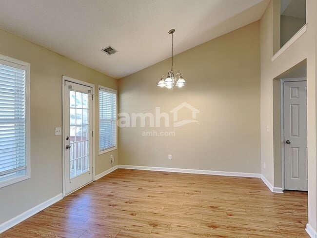 Photo - 203 Rosemont Ct