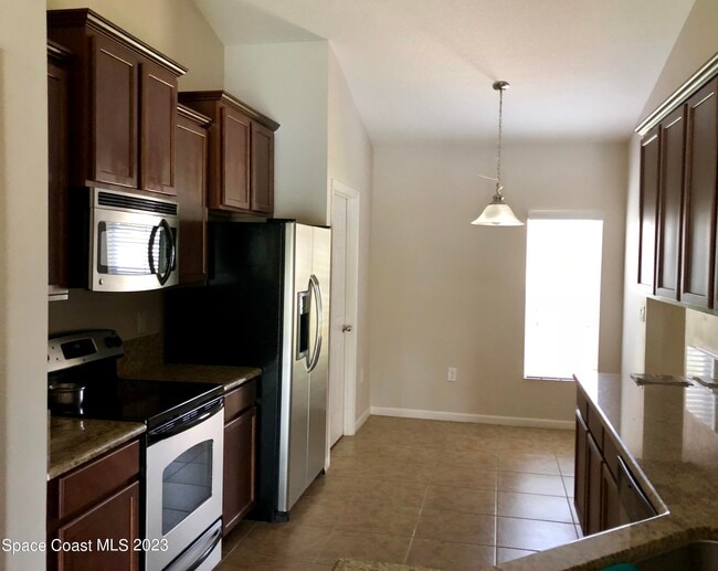 Photo - 4082 Joslin Way