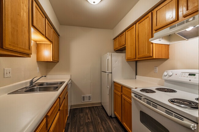 2BR, 1BA - 750SF - Updated - Kitchen