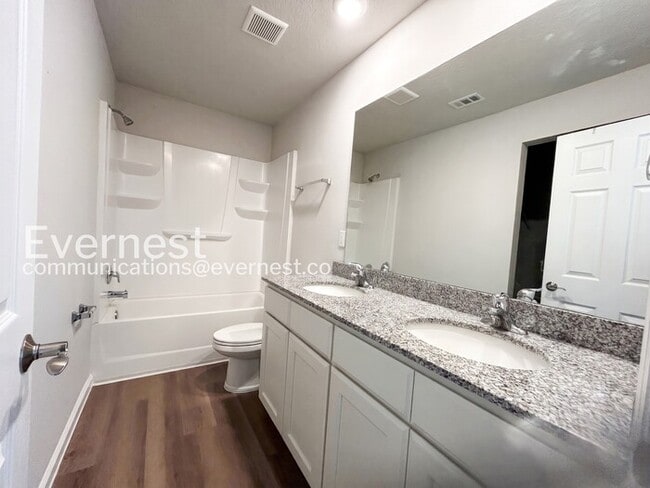 Photo - 17 Riverside Ln