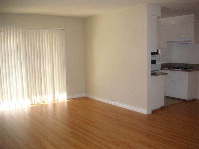 Photo - 11707 Darlington Ave Unit 00