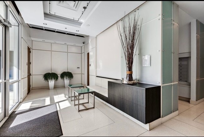1819 S Michigan Ave Unit 1002