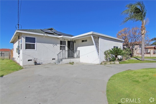 Building Photo - 9258 Elm Ave Rental