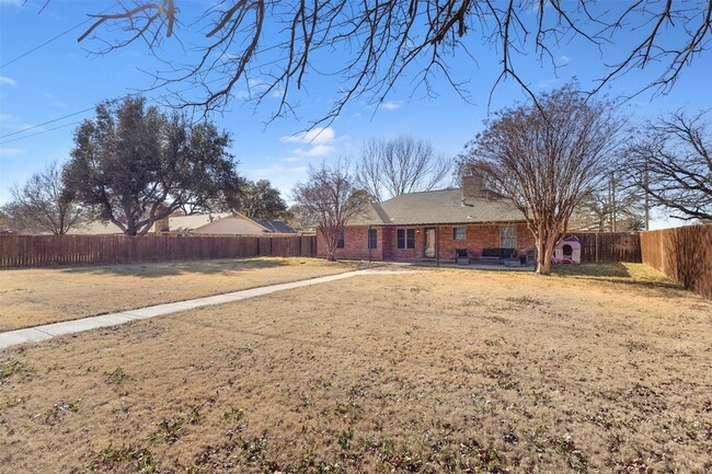 Photo - 403 Carolota Ln