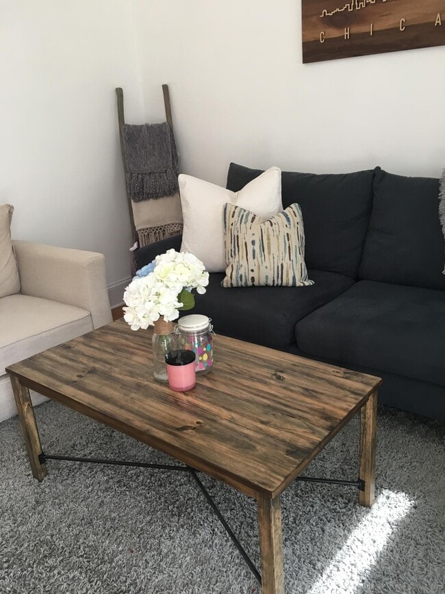 Photo - 1916 N Lincoln Park W Unidad 4S