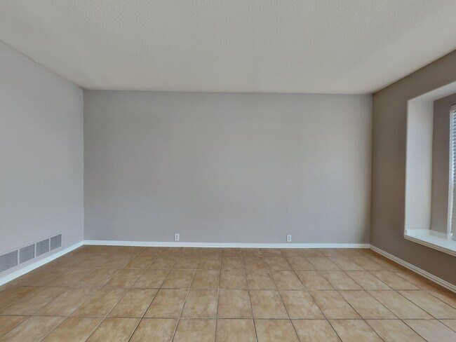 Photo - Captivating home in Crescent Springs Ranch!