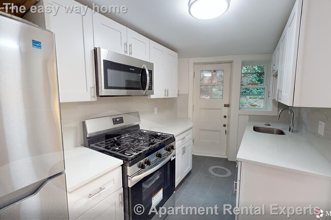 Building Photo - 38 Gibson St Unit #5B