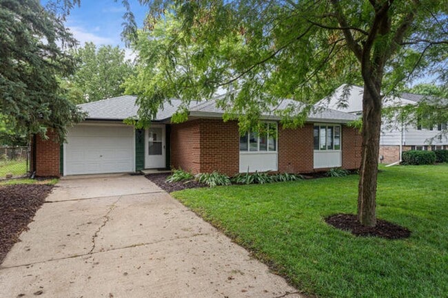 Fully remodeled 3 Bedroom - Available Now - Fully remodeled 3 Bedroom - Available Now Casa