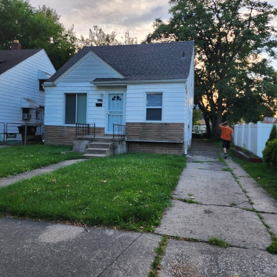 Photo - 1860 S Ethel St House