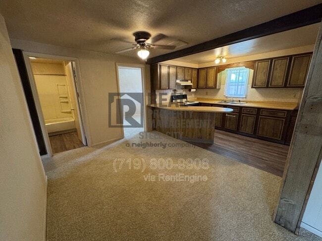 Photo - 2401 Overton Rd