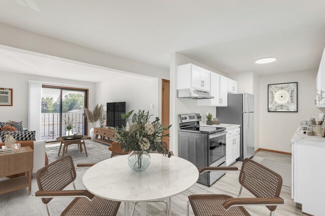Photo - Stonegate Apartments