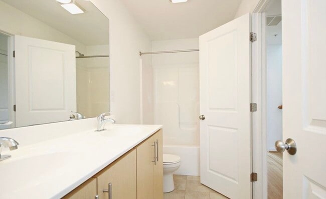 Photo - 874 Estes St