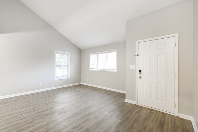 4392 Hardwood Cir SW