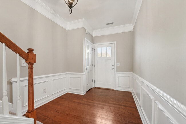 8223 Pilots View Dr