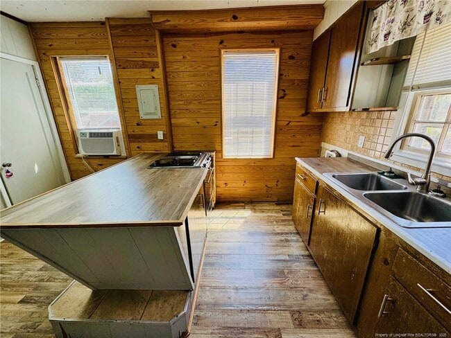 Photo - 118 Charles St