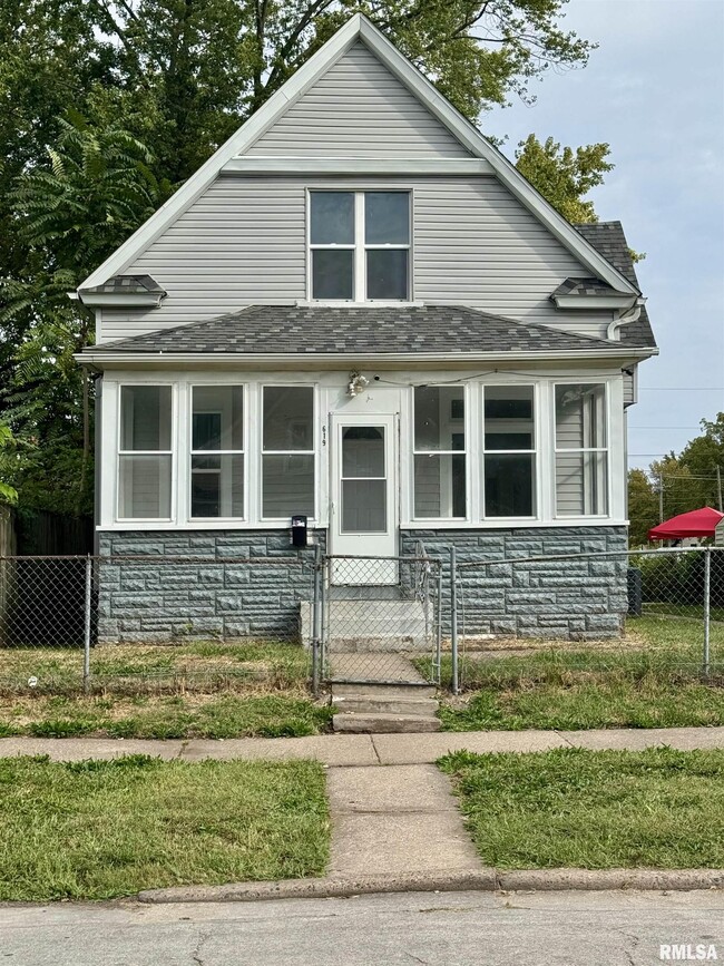 Building Photo - 619 13th Ave Rental