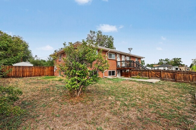 Front of unit/exclusive use fenced yard