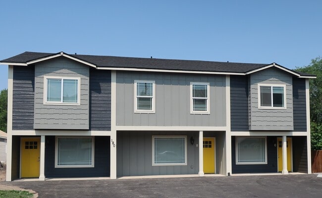 Building Photo - 180 Terminal Ave Unit B