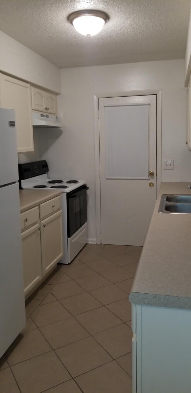 Photo - 104 Tuckahoe Square E