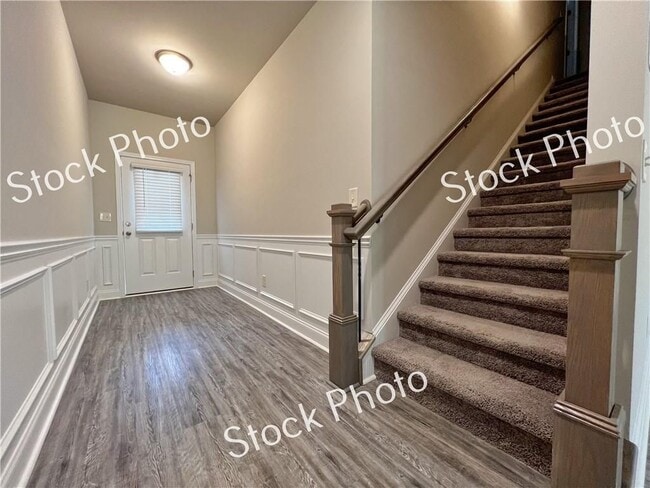 Photo - 217 Rockfern Ter