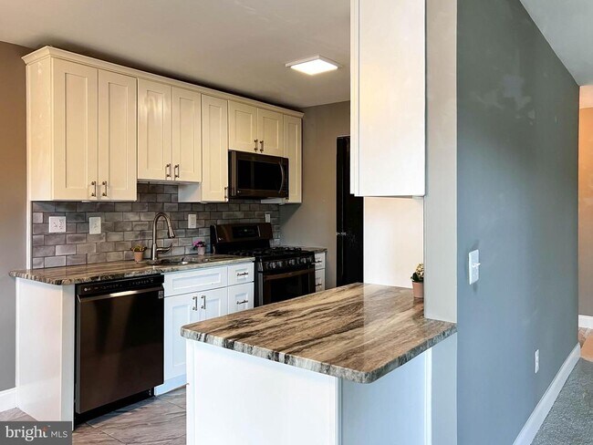 Photo - 3825 St Barnabas Rd Unidad T-202