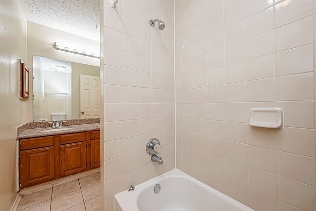 Photo - 1490 Hunters Park Dr