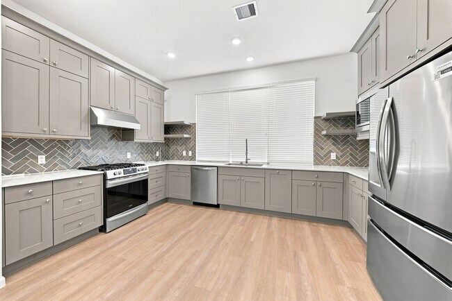 Photo - 4926 Chester Lk Ln