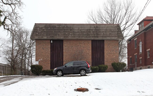 Photo - 2814 Harrison Ave