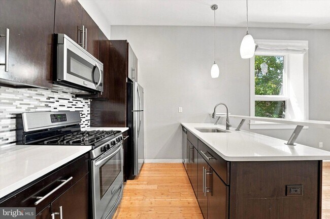 655 59 N 16th Street Unit 1