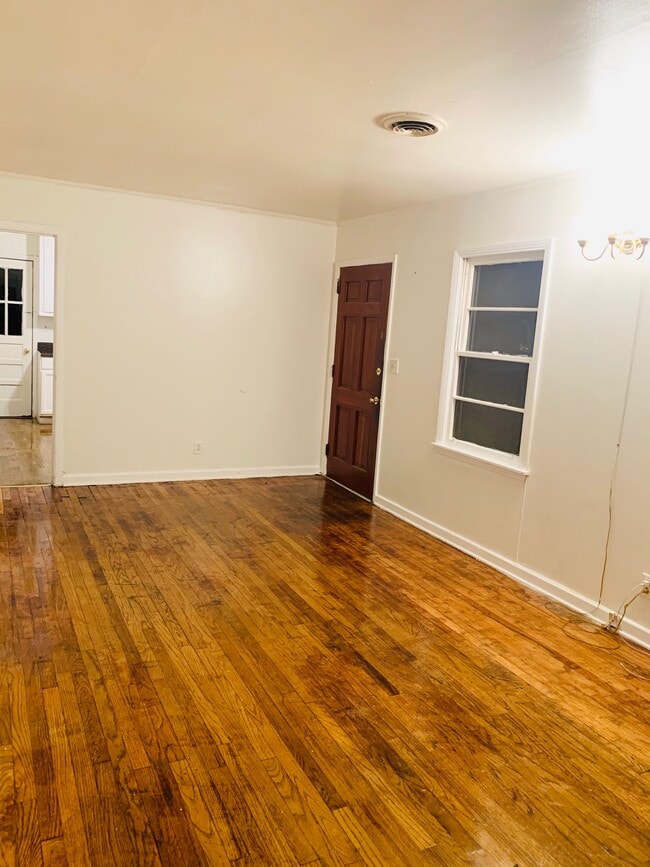 Photo - 423 E Coffee St