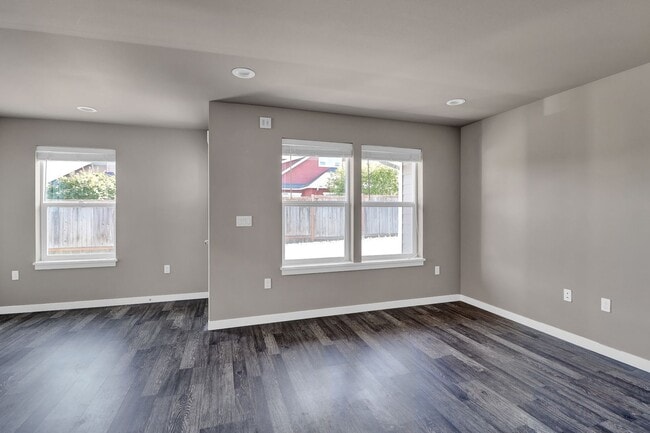 Photo - 2 Bed 2 Bath - A/C - Pet Friendly - Excellent Condition