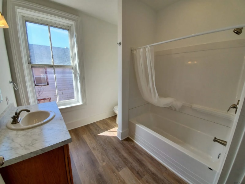 Photo - 2339 4th Ave Unidad -2